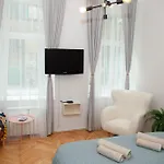Barbaras Authentic Apartment